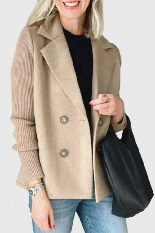 Blazer de mujer con doble botonadura y mangas de canalé