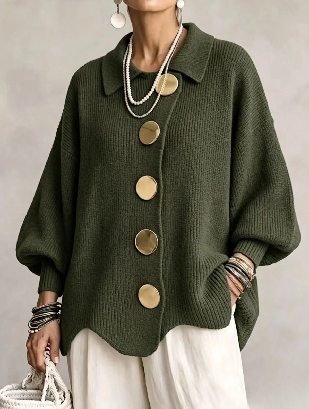 Cardigan de punto grueso para mujer con mangas farol y botones dorados