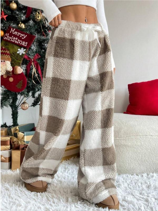 Pantalones de mujer con cuadros y corte recto entallado