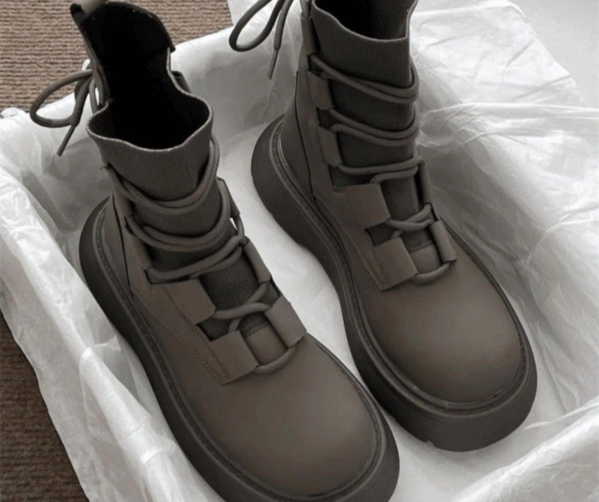 Botas de combate de cuero sintético para mujer con suela plataforma y hebillas