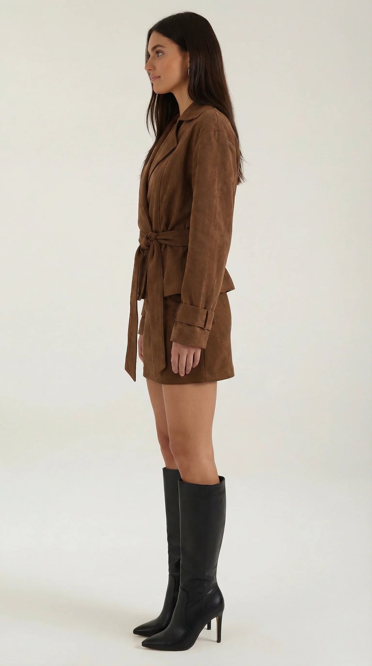 Chaqueta cruzada para mujer con cinturón ajustable en la cintura