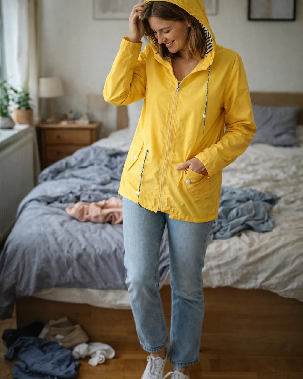Chaqueta impermeable para mujer con capucha ajustable y cordón en la cintura