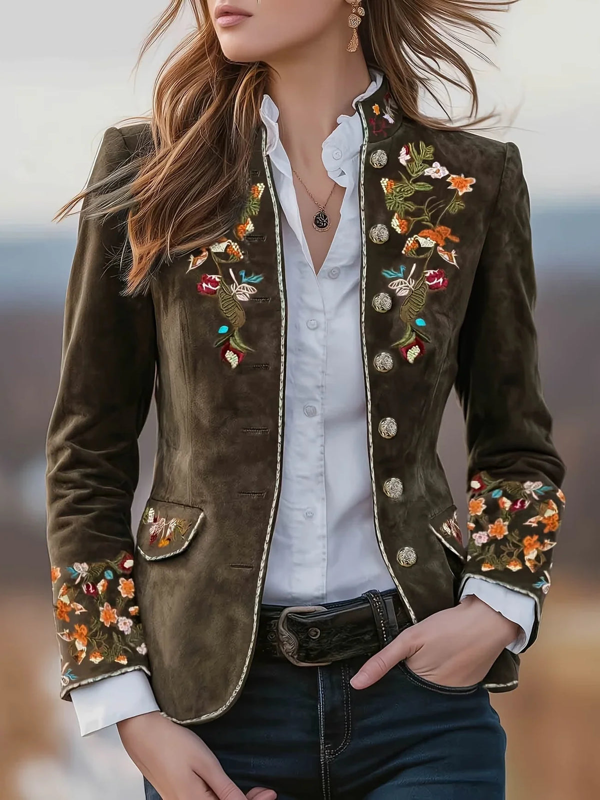 Chaqueta de mujer con cuello alto y bordado de flores