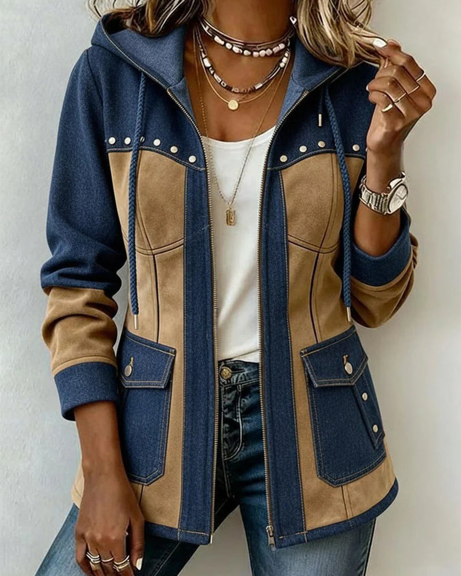 Chaqueta para mujer con capucha y tachuelas en paneles de contraste