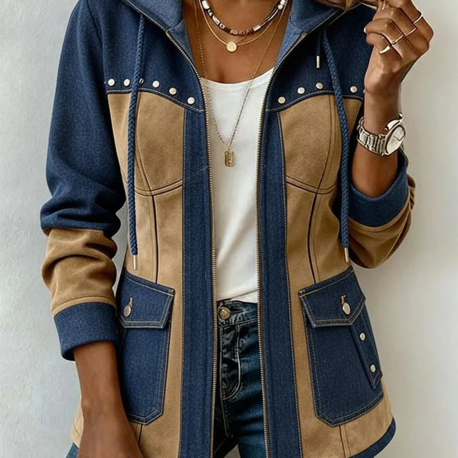 Chaqueta para mujer con capucha y tachuelas en paneles de contraste