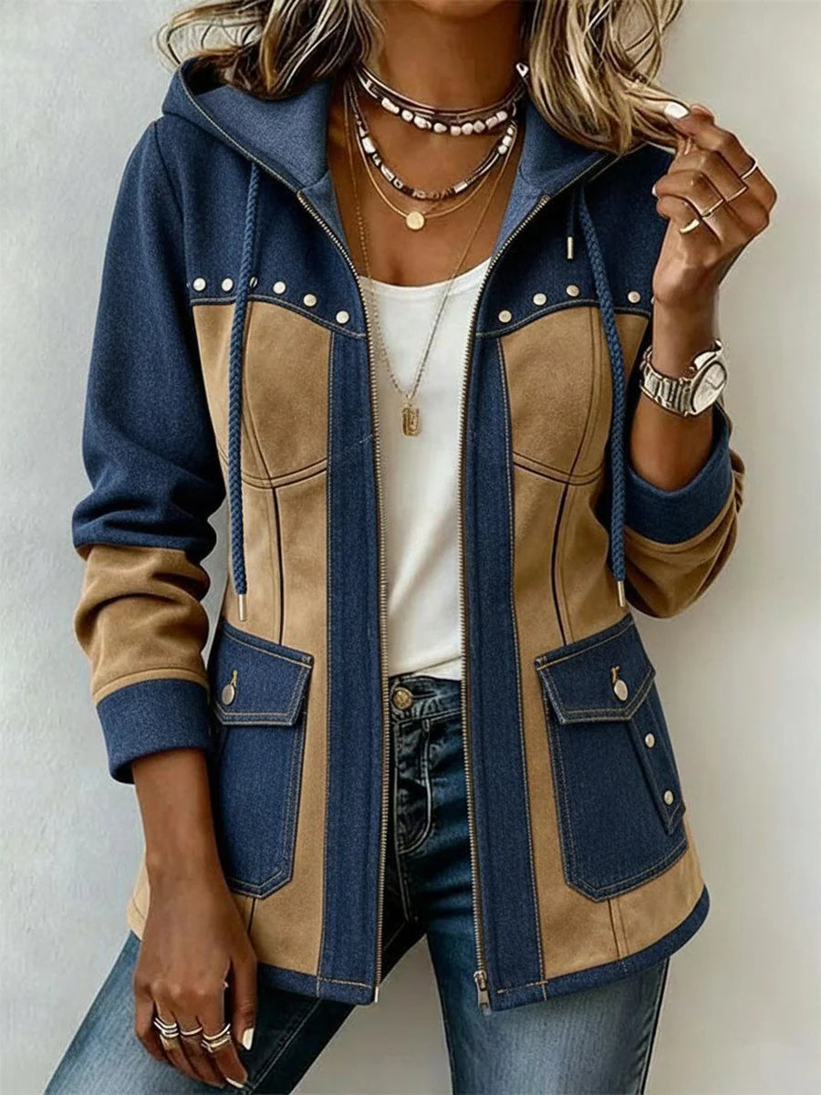 Chaqueta para mujer con capucha y tachuelas en paneles de contraste