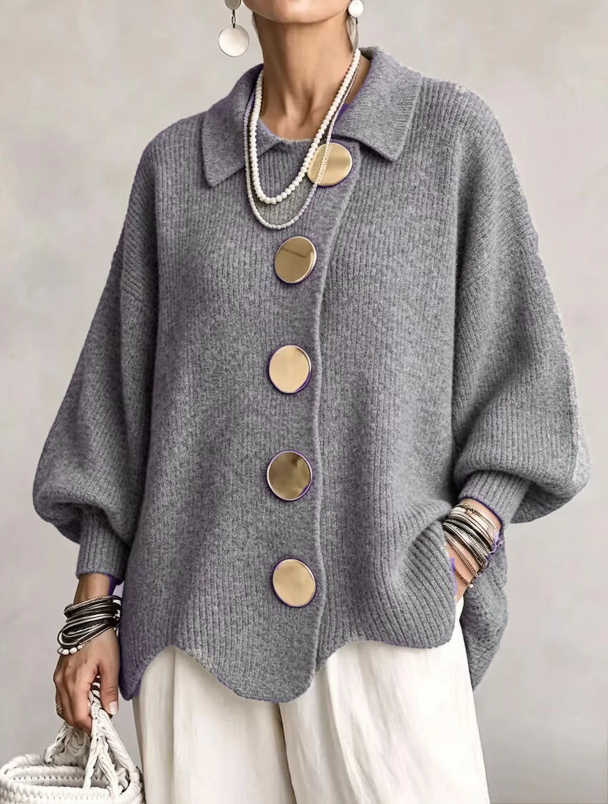 Cardigan de punto grueso para mujer con mangas farol y botones dorados