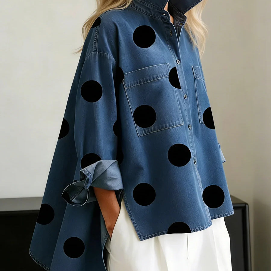 Blusa de mujer con cuello alto y bolsillos funcionales