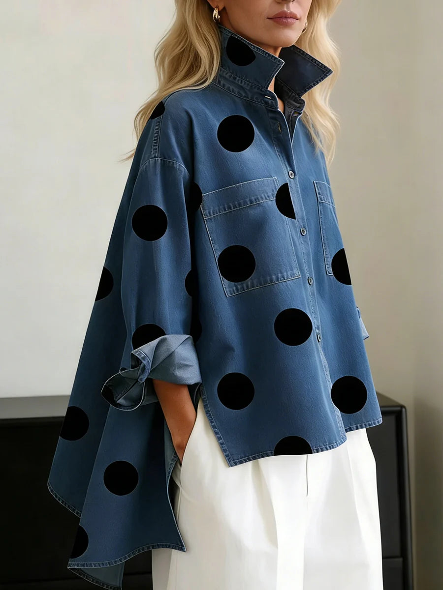 Blusa de mujer con cuello alto y bolsillos funcionales