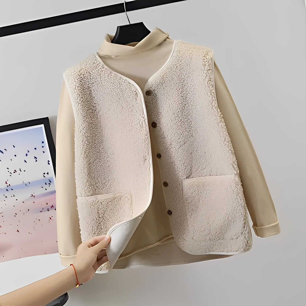 Chaleco para mujer con una llamativa textura de felpa