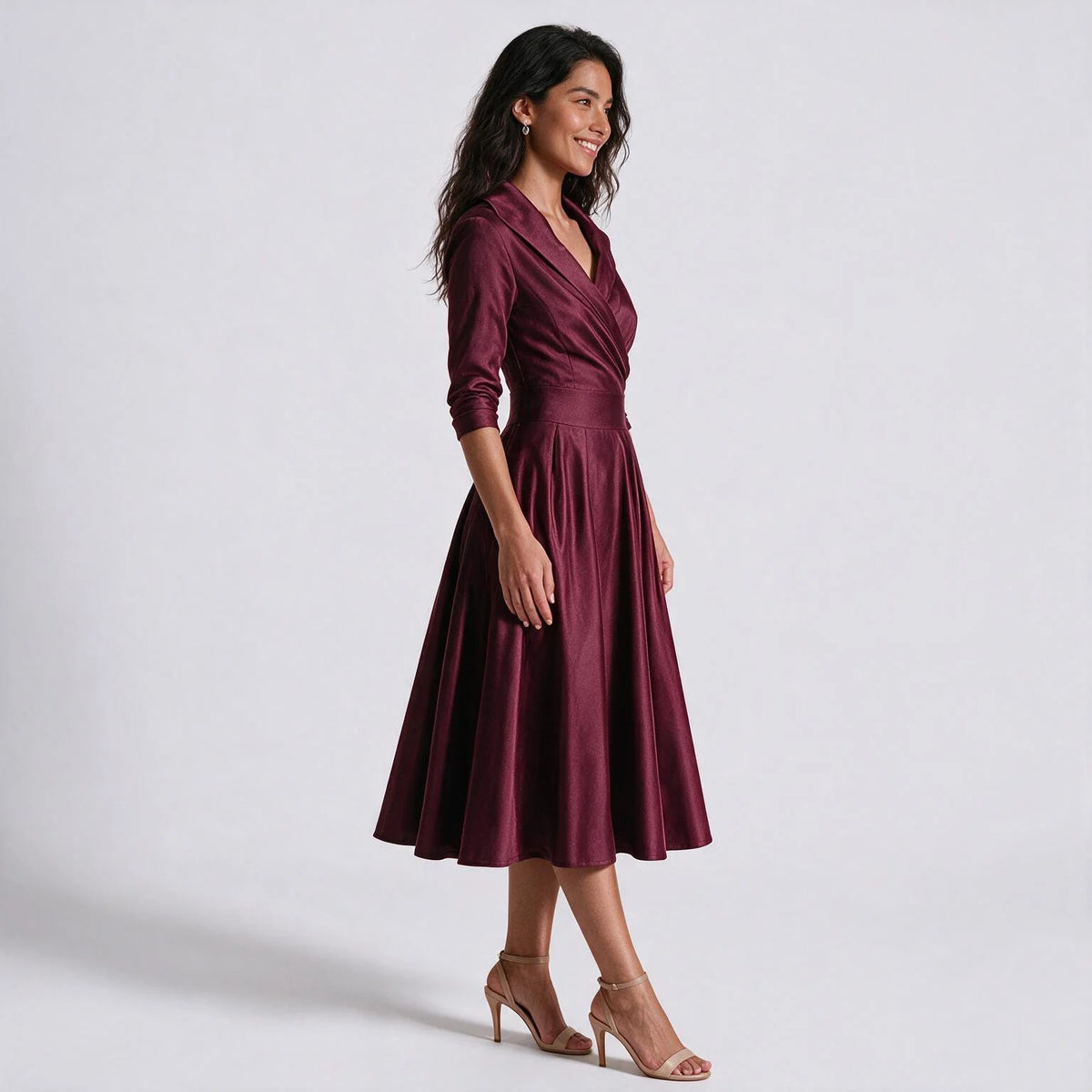 Vestido largo de mujer con costura en la cintura y drapeado