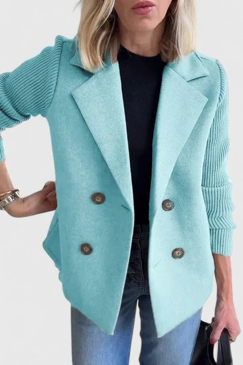 Blazer de mujer con doble botonadura y mangas de canalé