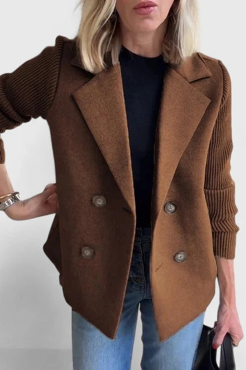 Blazer de mujer con doble botonadura y mangas de canalé