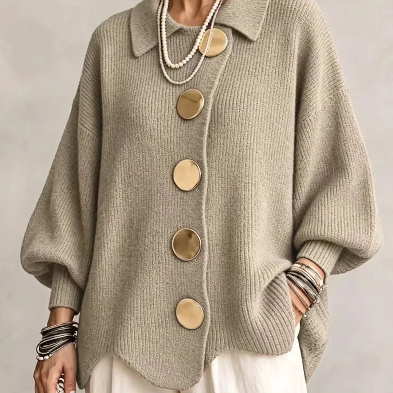 Cardigan de punto grueso para mujer con mangas farol y botones dorados