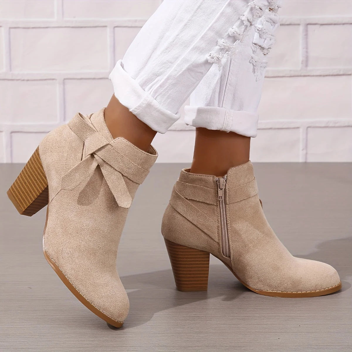Botines de mujer de ante sintético con lazo trasero