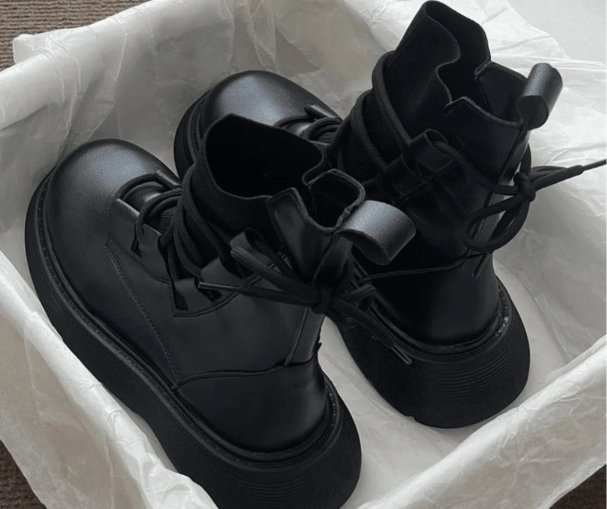 Botas de combate de cuero sintético para mujer con suela plataforma y hebillas