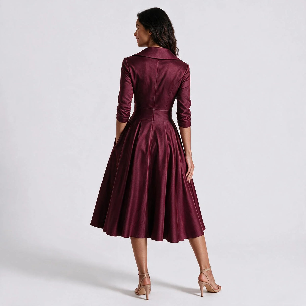 Vestido largo de mujer con costura en la cintura y drapeado