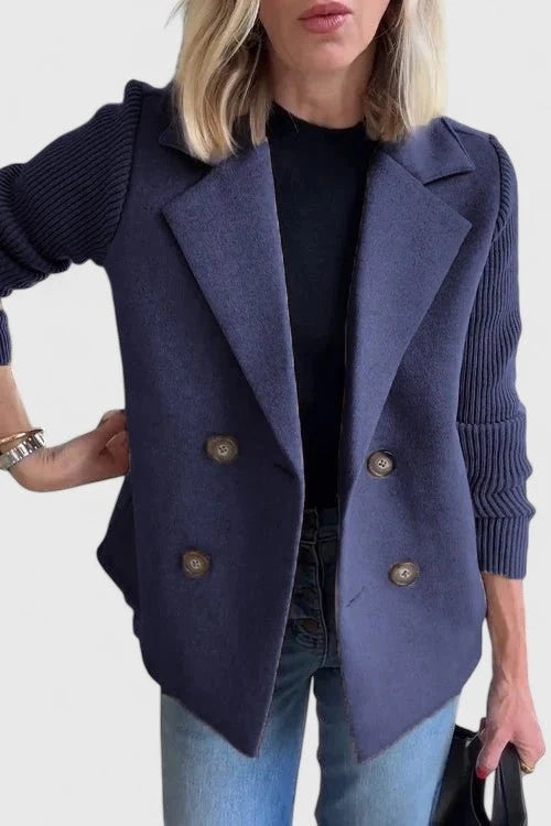 Blazer de mujer con doble botonadura y mangas de canalé