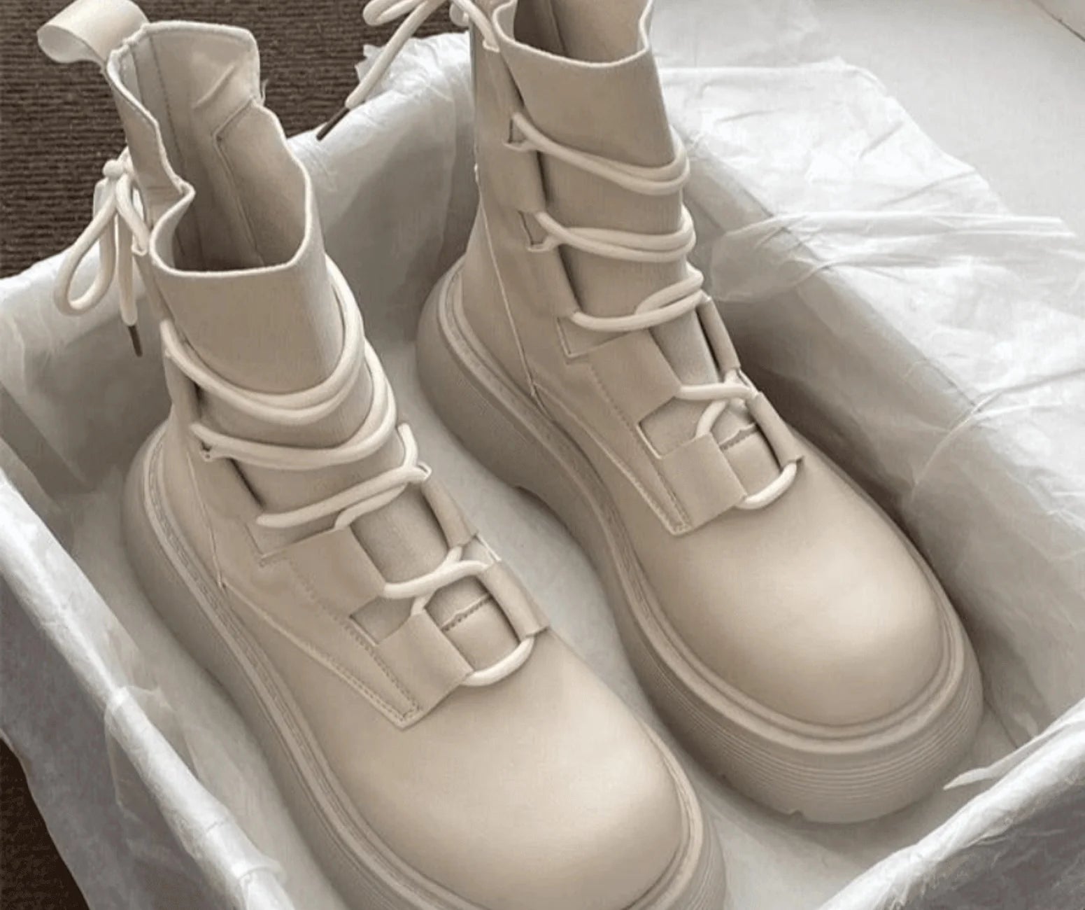 Botas de combate de cuero sintético para mujer con suela plataforma y hebillas