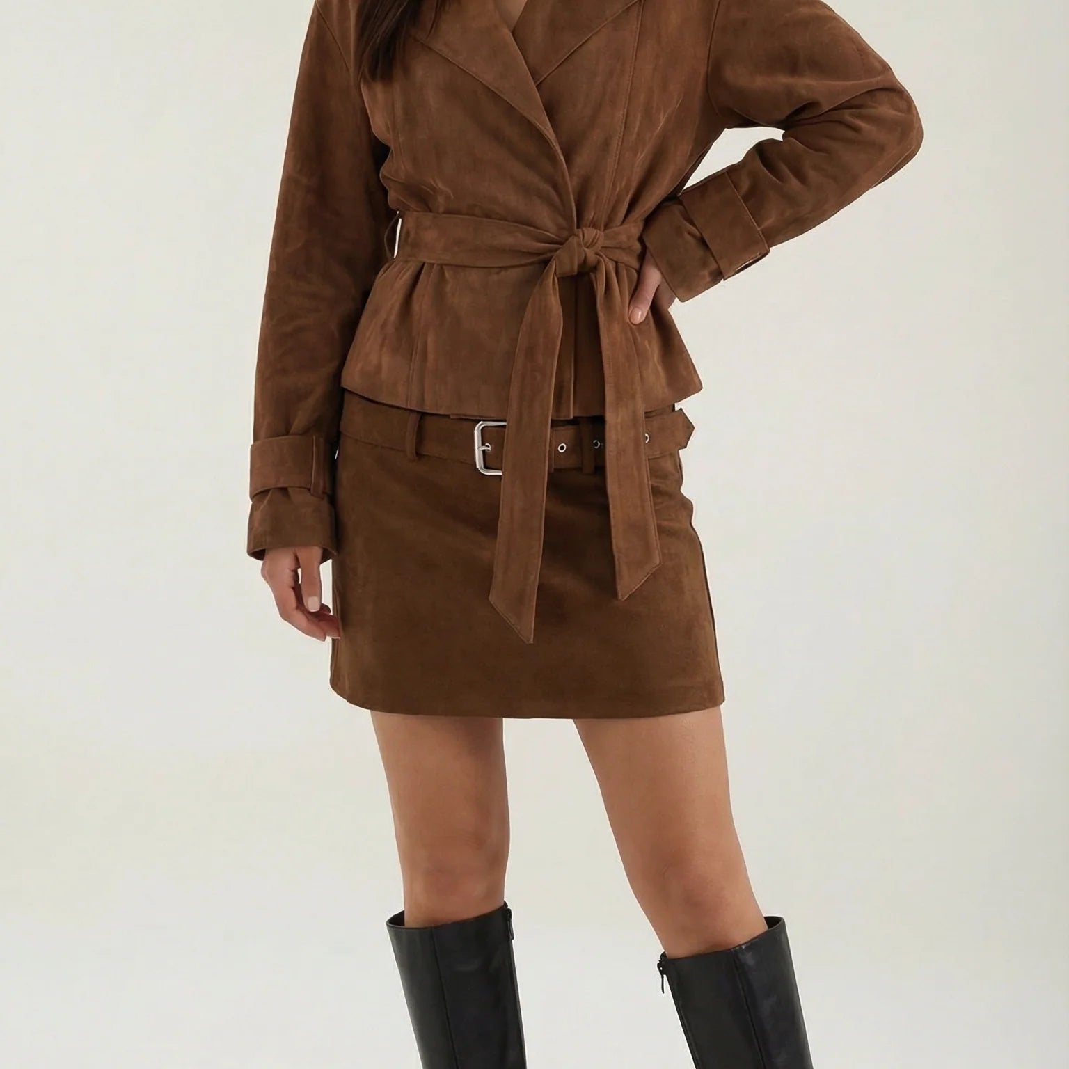 Chaqueta cruzada para mujer con cinturón ajustable en la cintura