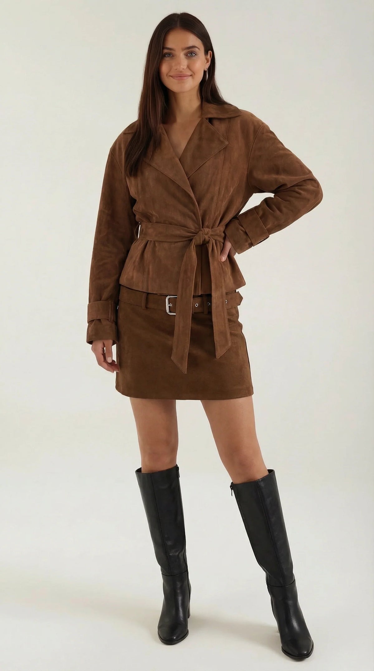 Chaqueta cruzada para mujer con cinturón ajustable en la cintura