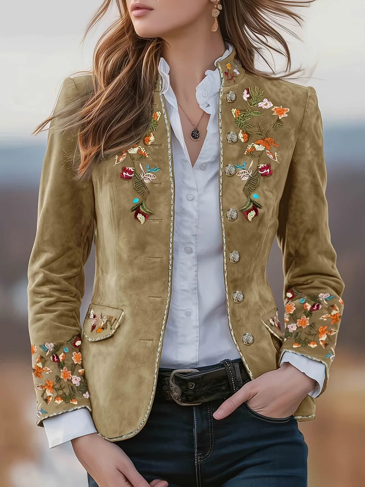 Chaqueta de mujer con cuello alto y bordado de flores