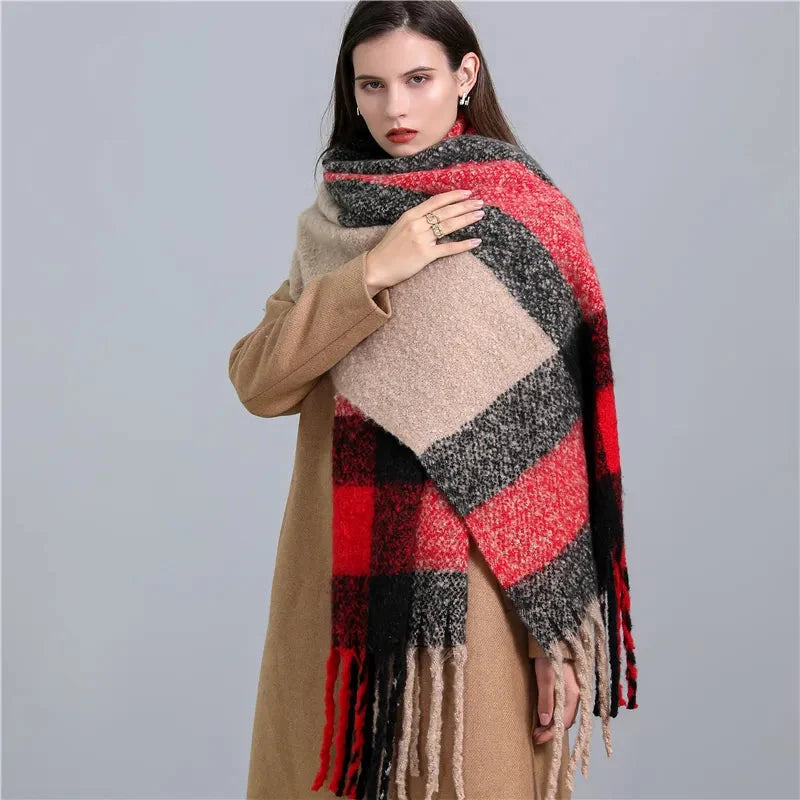 Bufanda de cuadros para mujer con flecos decorativos