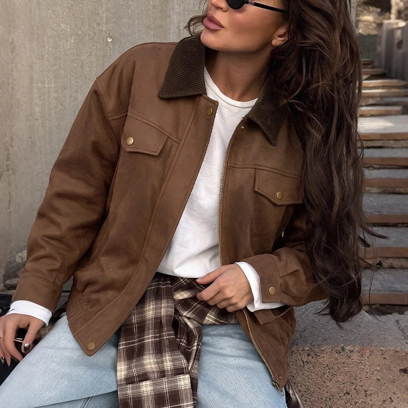Chaqueta de mujer de ante sintético con cuello de pana