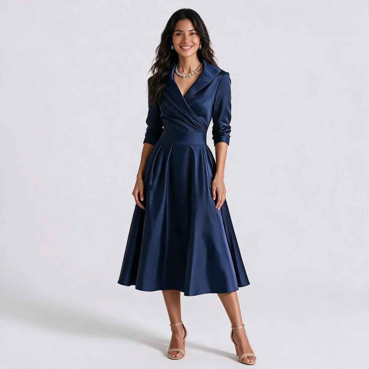 Vestido largo de mujer con costura en la cintura y drapeado