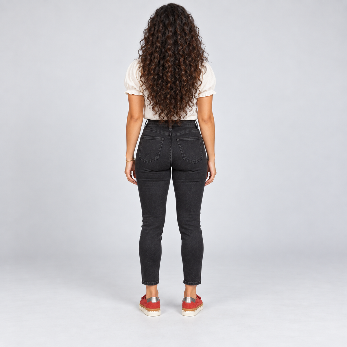 Mocasines de mujer con material superior perforado y borla