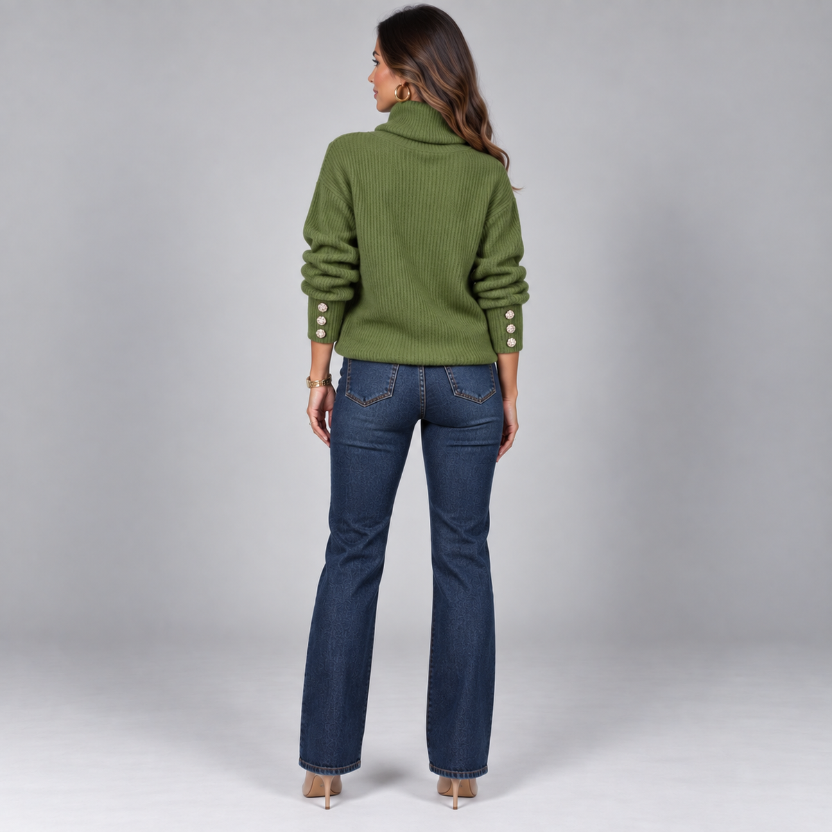 Jersey de punto fino para mujer con cuello alto y detalles de botones