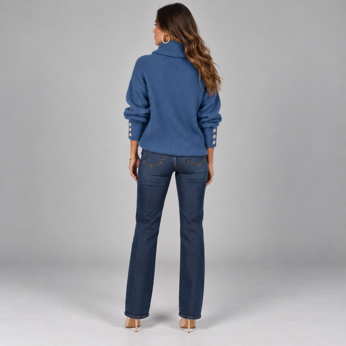 Jersey de punto fino para mujer con cuello alto y detalles de botones