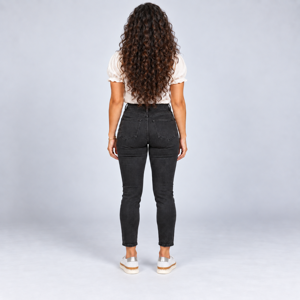 Mocasines de mujer con material superior perforado y borla