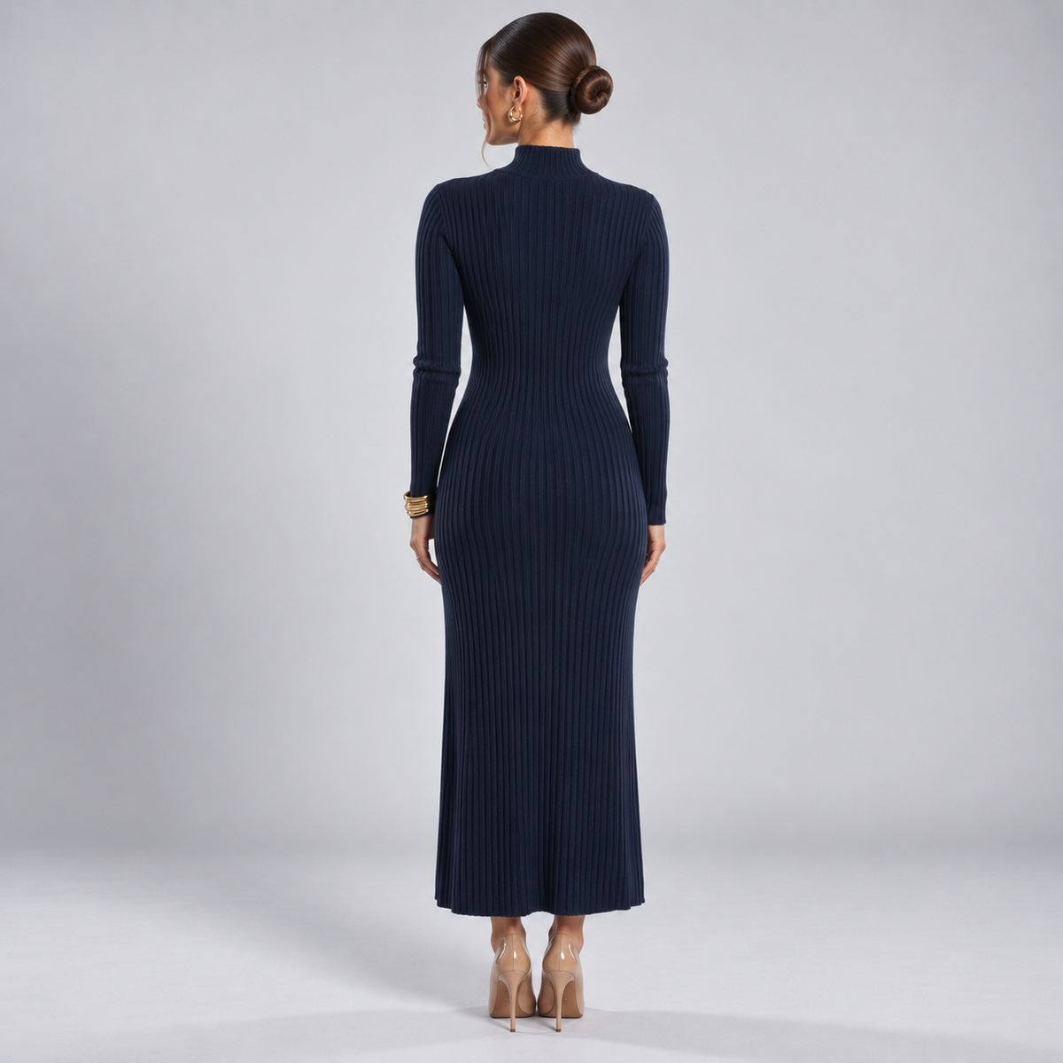 Vestido de Lana Merino con Cuello Alto y Escote en V | Manga Larga y Corte Fluido | Tejido 100 % Merino para Otoño e Invierno