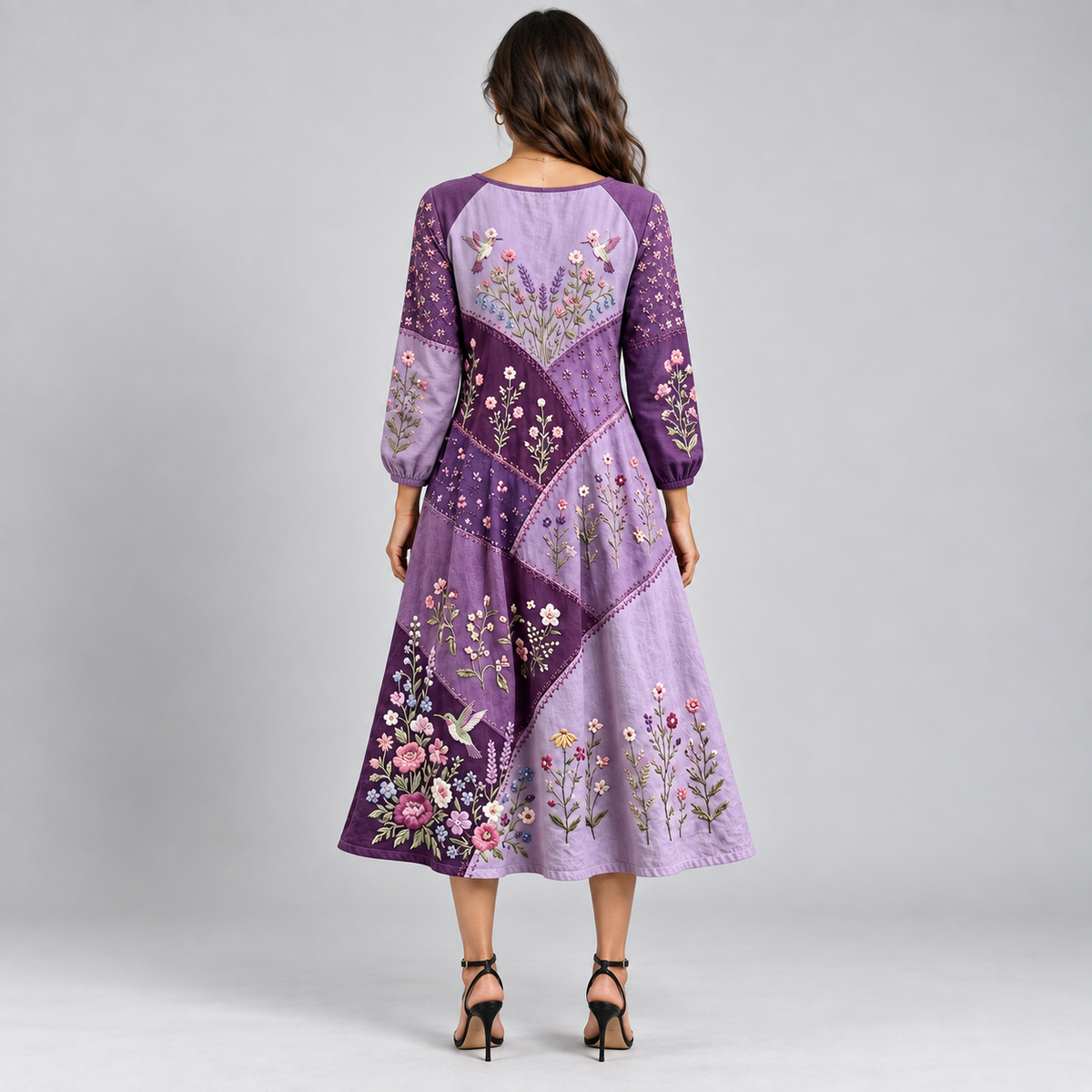 Vestido de mujer con flores pintadas a mano