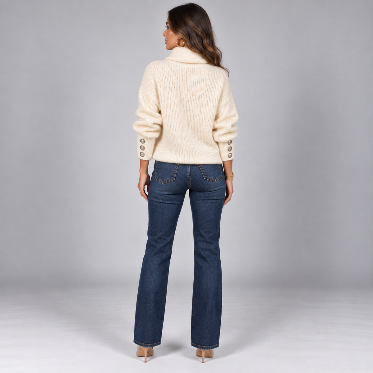 Jersey de punto fino para mujer con cuello alto y detalles de botones