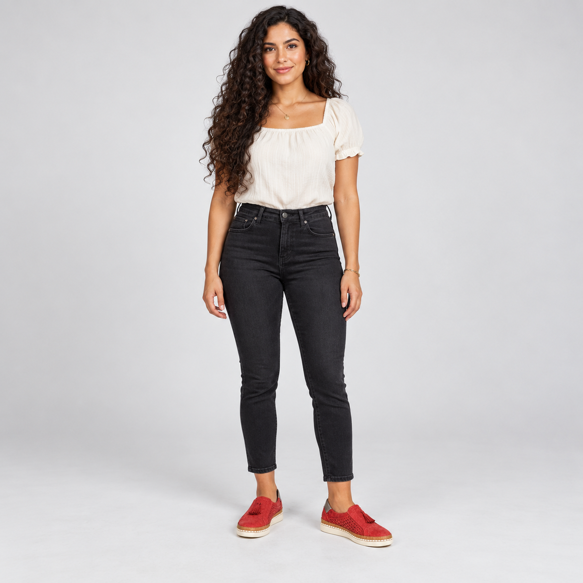 Mocasines de mujer con material superior perforado y borla
