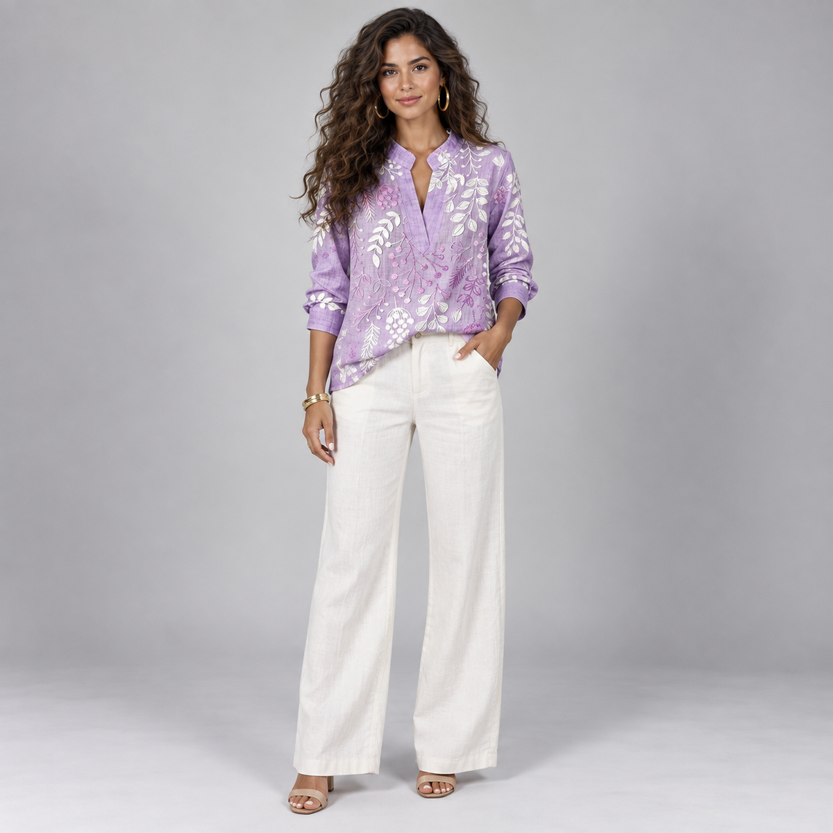 Blusa de mujer con estampado de flores y escote en V