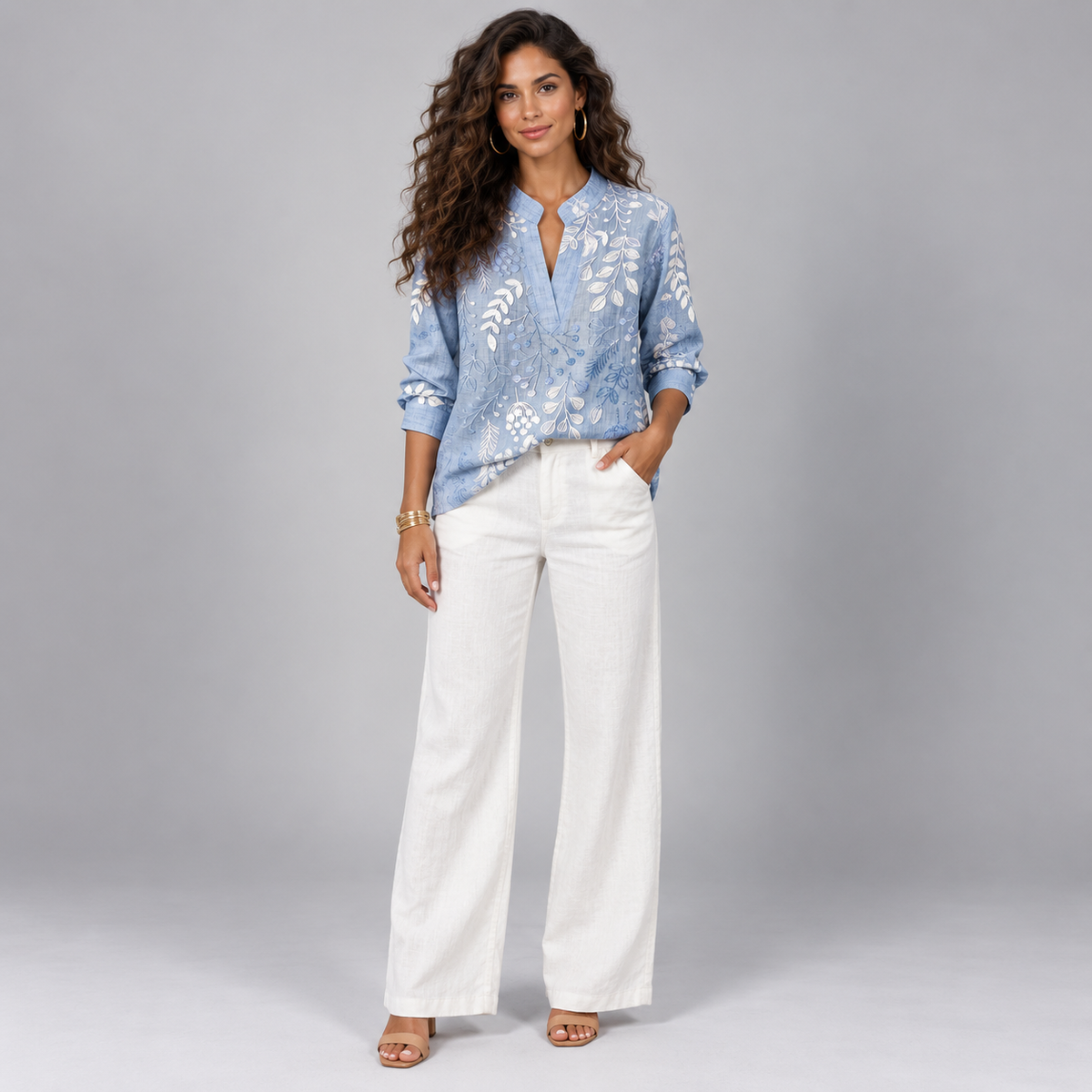 Blusa de mujer con estampado de flores y escote en V