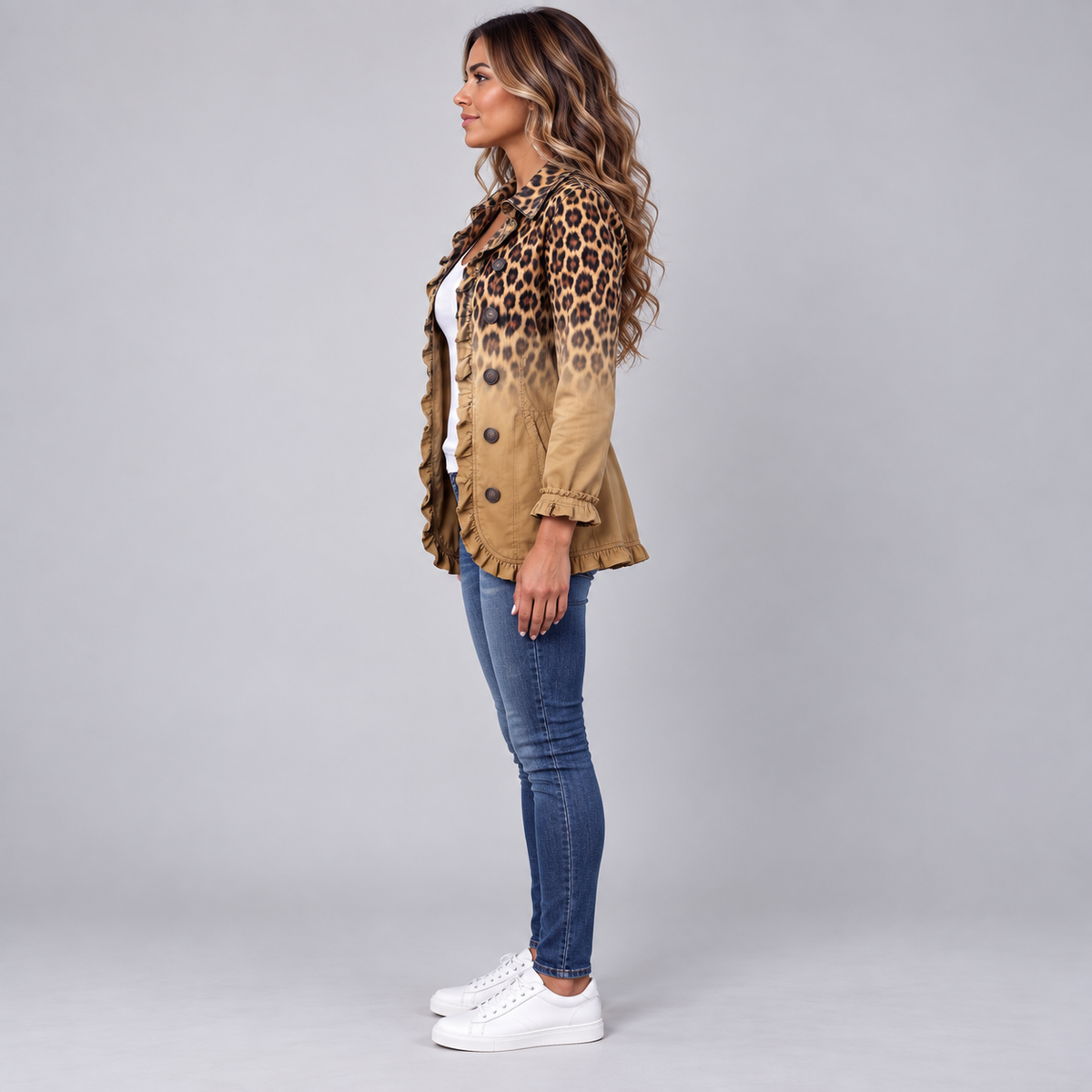 Blazer de mujer en mezcla de algodón con volantes y doble botonadura