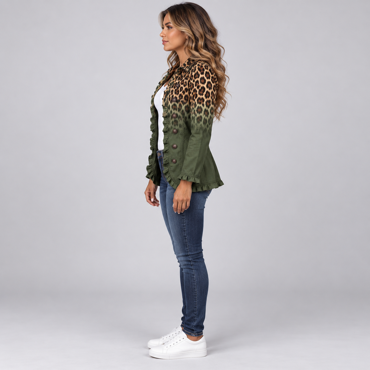 Blazer de mujer en mezcla de algodón con volantes y doble botonadura