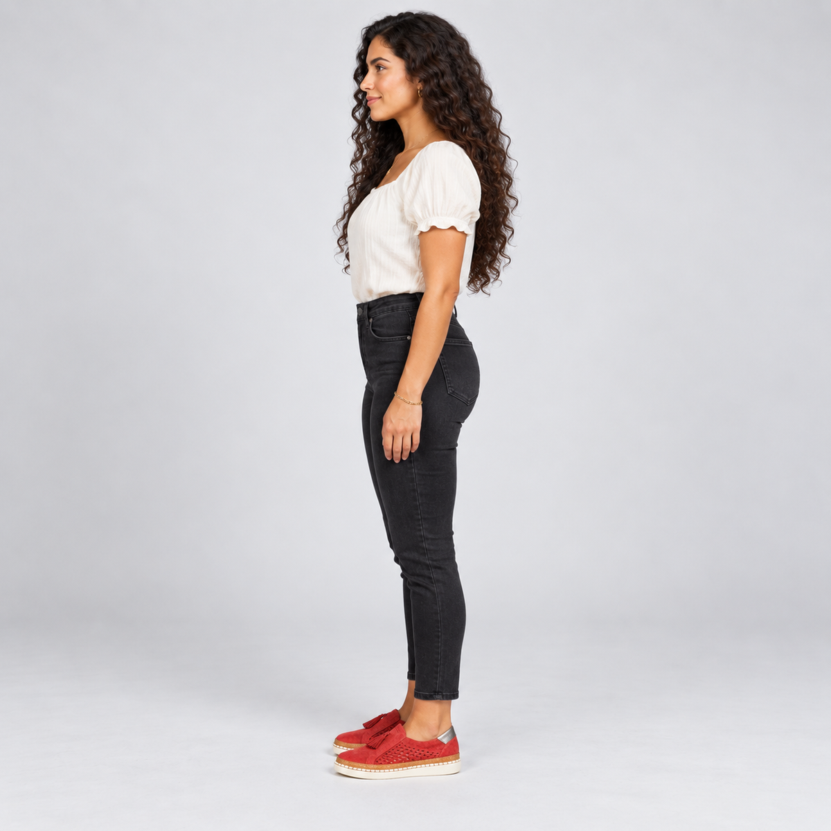 Mocasines de mujer con material superior perforado y borla