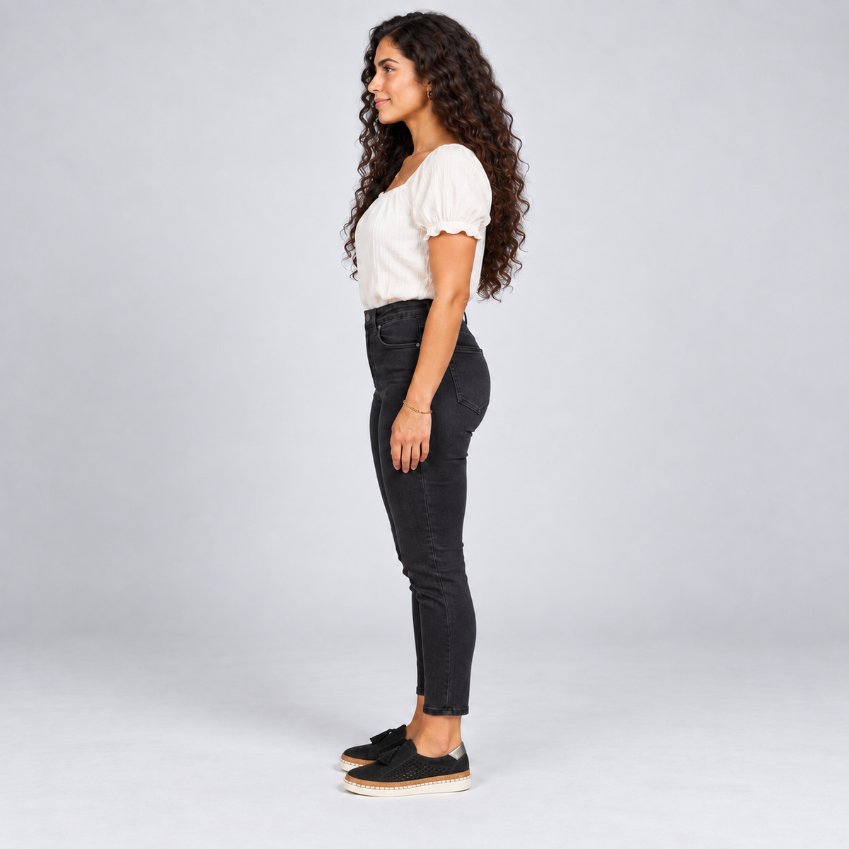 Mocasines de mujer con material superior perforado y borla
