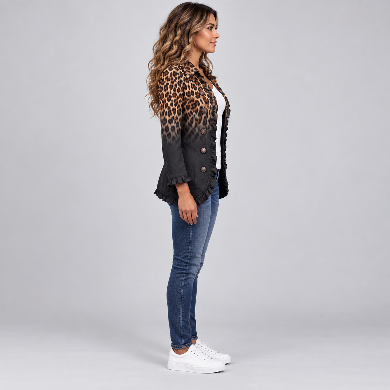 Blazer de mujer en mezcla de algodón con volantes y doble botonadura