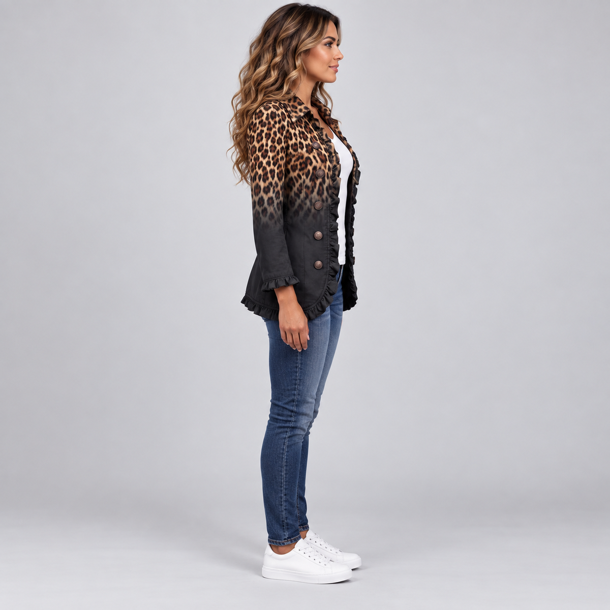 Blazer de mujer en mezcla de algodón con volantes y doble botonadura