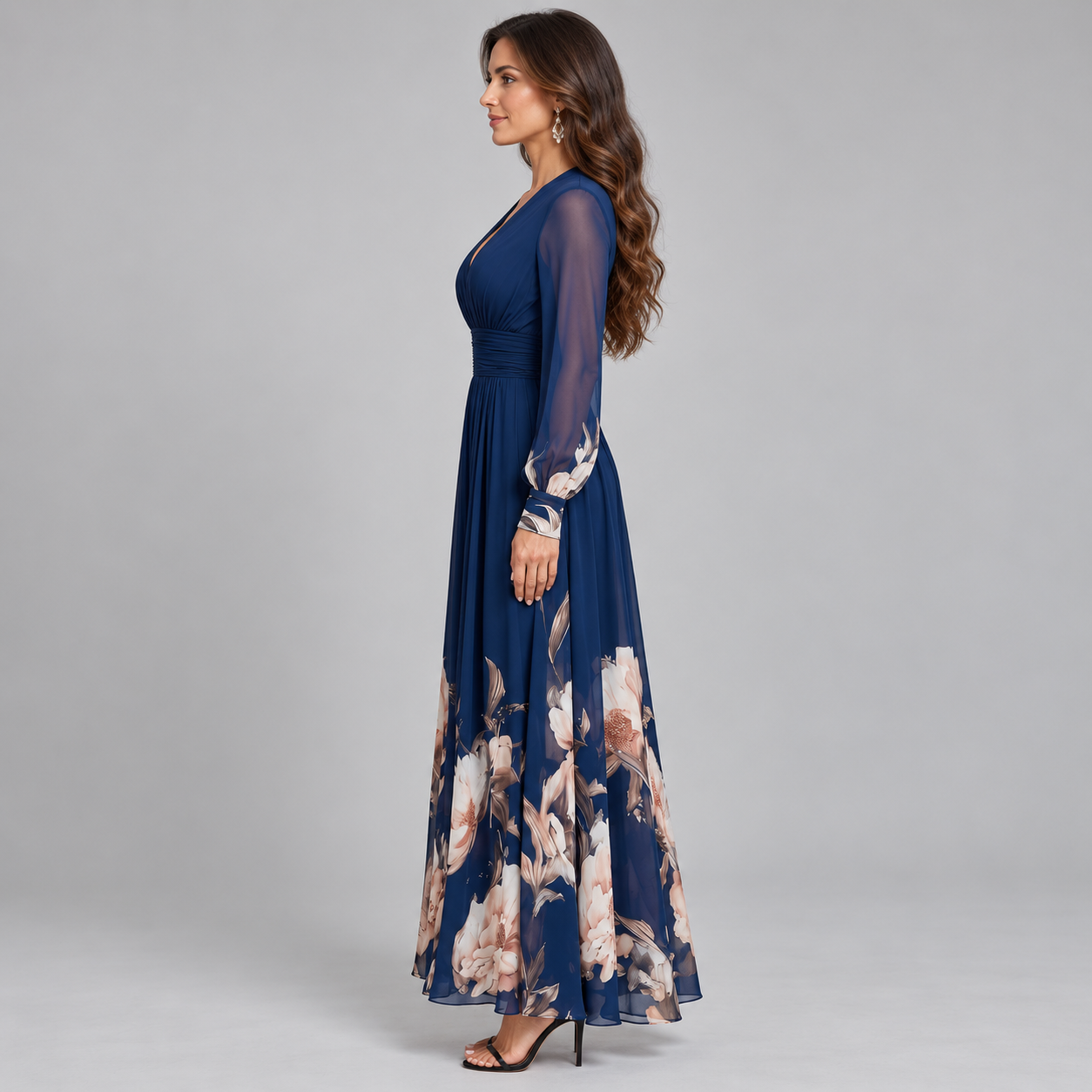 Vestido largo de mujer con mangas transparentes