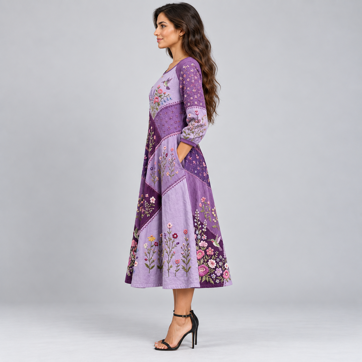 Vestido de mujer con flores pintadas a mano