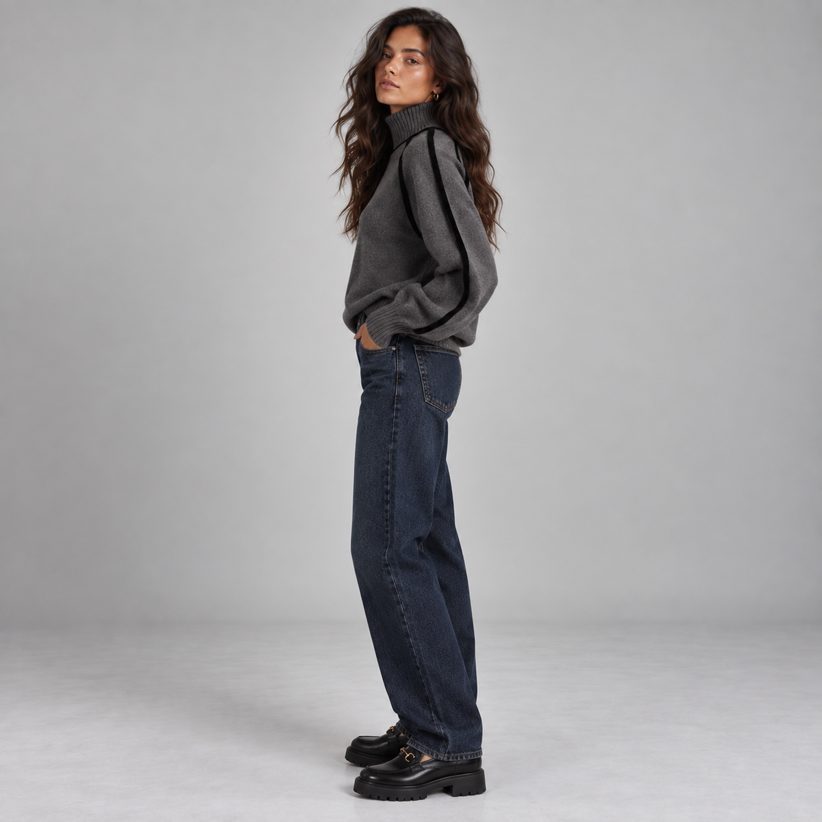 Jersey de cuello alto para mujer con bordes en contraste