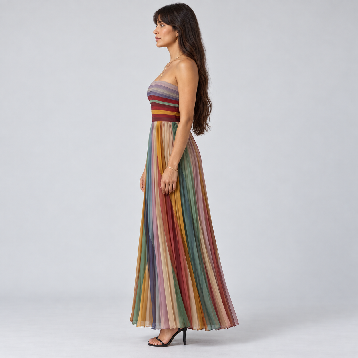 Women's Long Dress with Pleats and Sweetheart Neckline