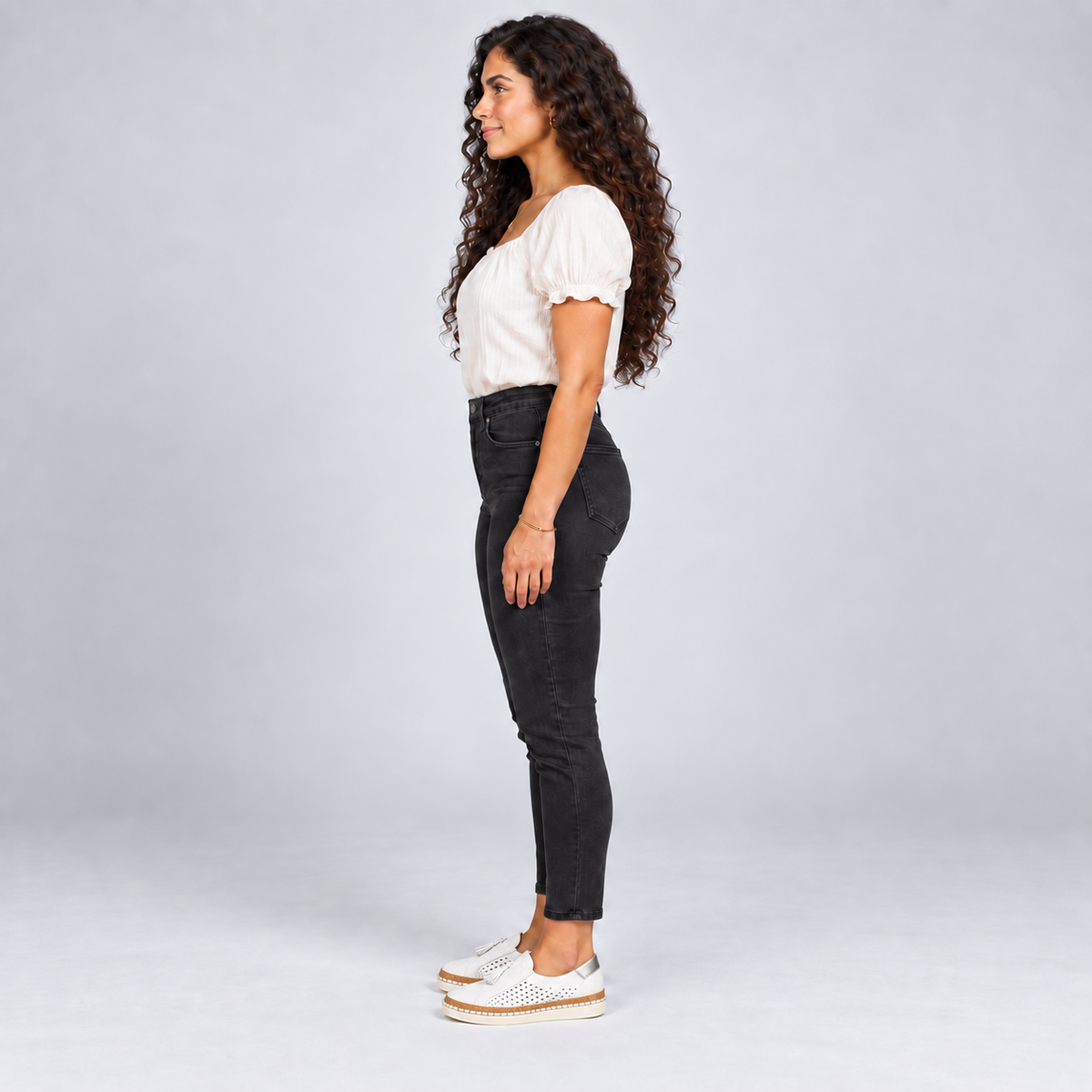 Mocasines de mujer con material superior perforado y borla